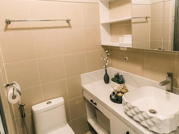 Apartment Elegant Home Famenewest Tower4 Greenfield District Manila