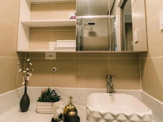Apartment Elegant Home Famenewest Tower4 Greenfield District Manila