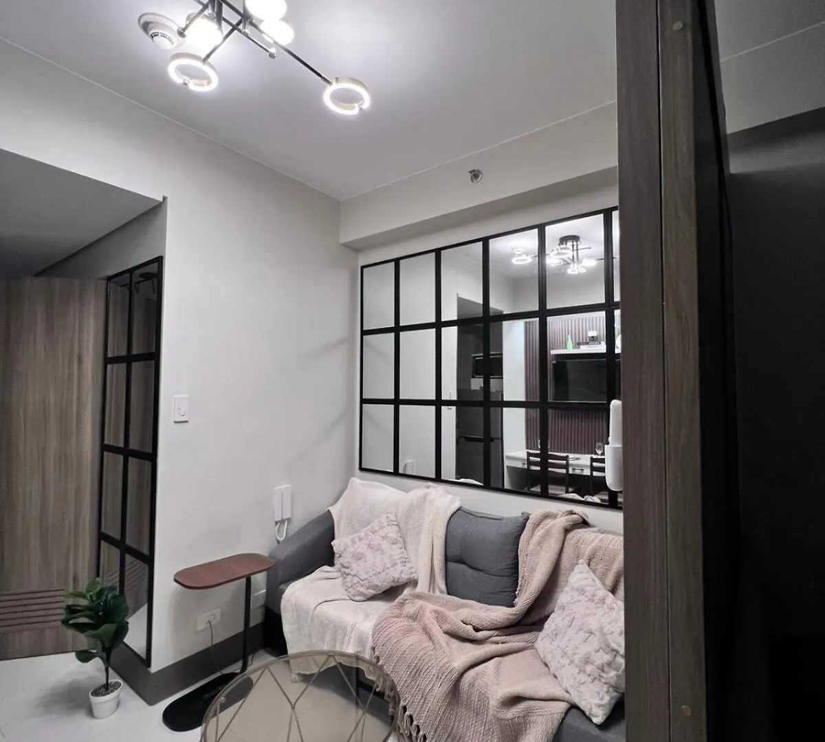 Elegant Home Famenewest Tower4 Greenfield District Manila