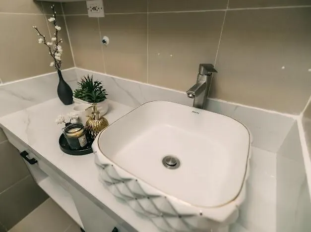 Apartment Elegant Home Famenewest Tower4 Greenfield District Manila
